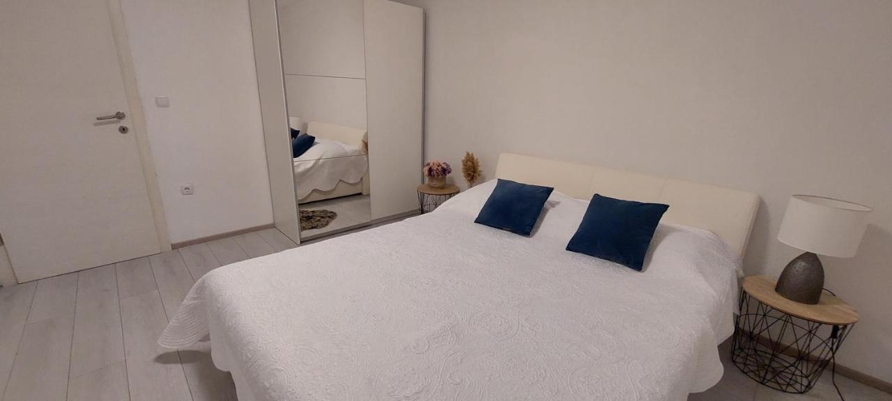 Apartmani Nikola Trogir Kamer foto